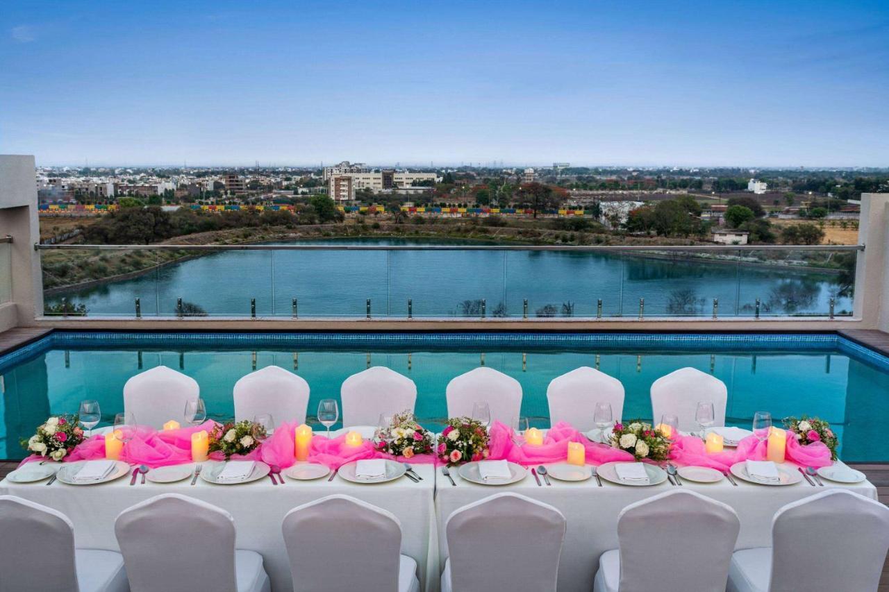 Ramada Encore By Wyndham Indore Nipania Dış mekan fotoğraf