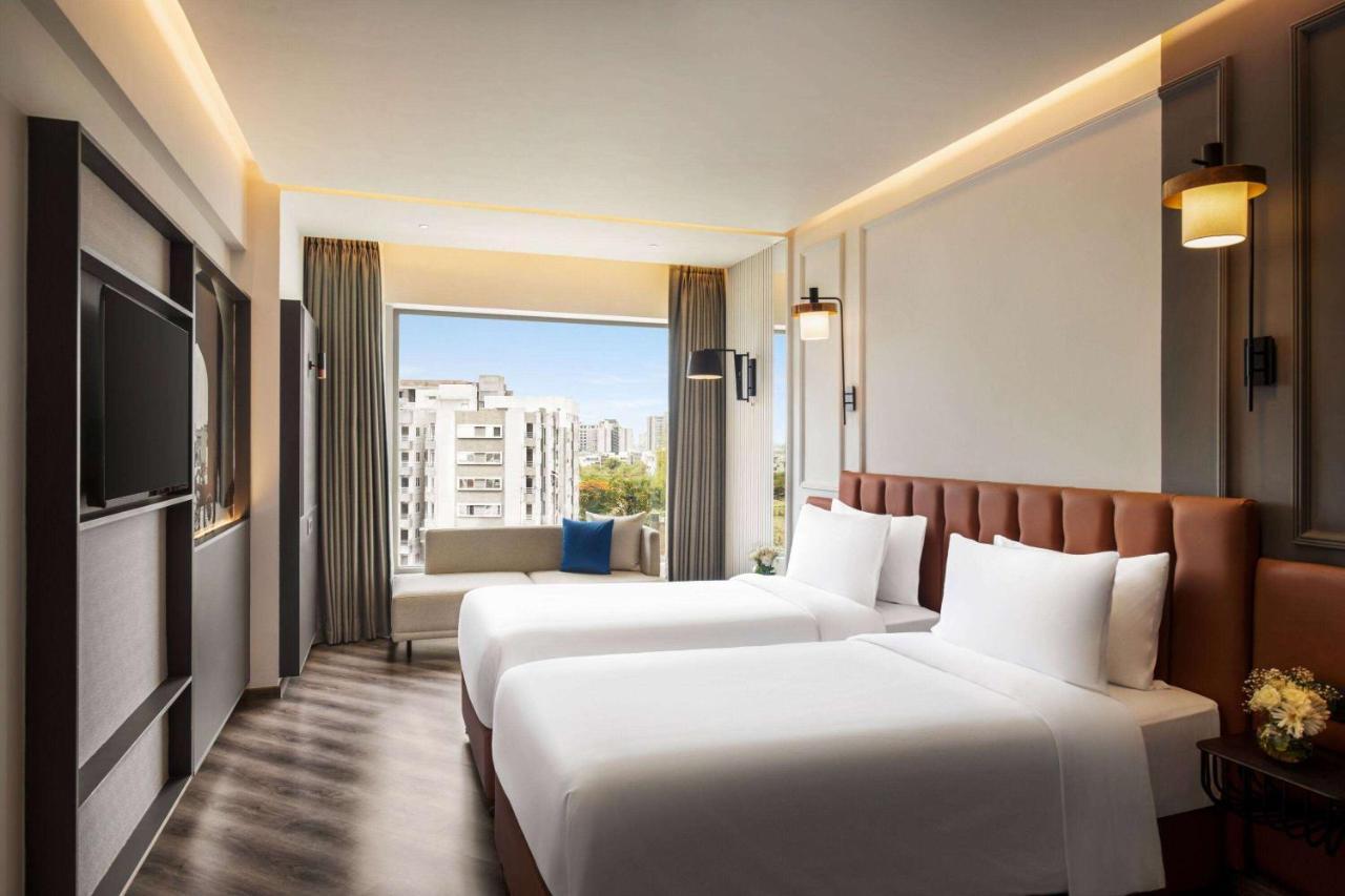 Ramada Encore By Wyndham Indore Nipania Dış mekan fotoğraf