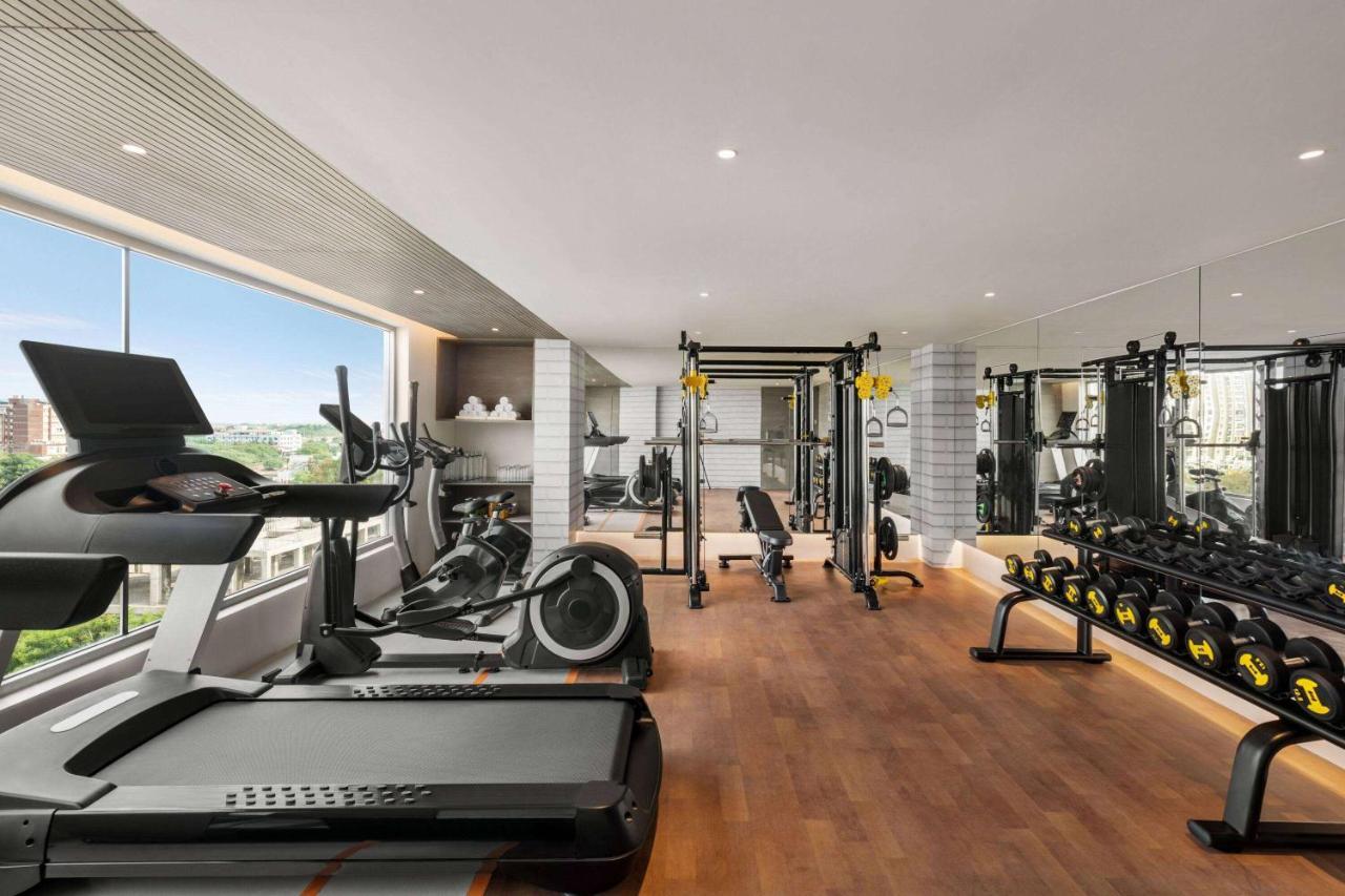 Ramada Encore By Wyndham Indore Nipania Dış mekan fotoğraf