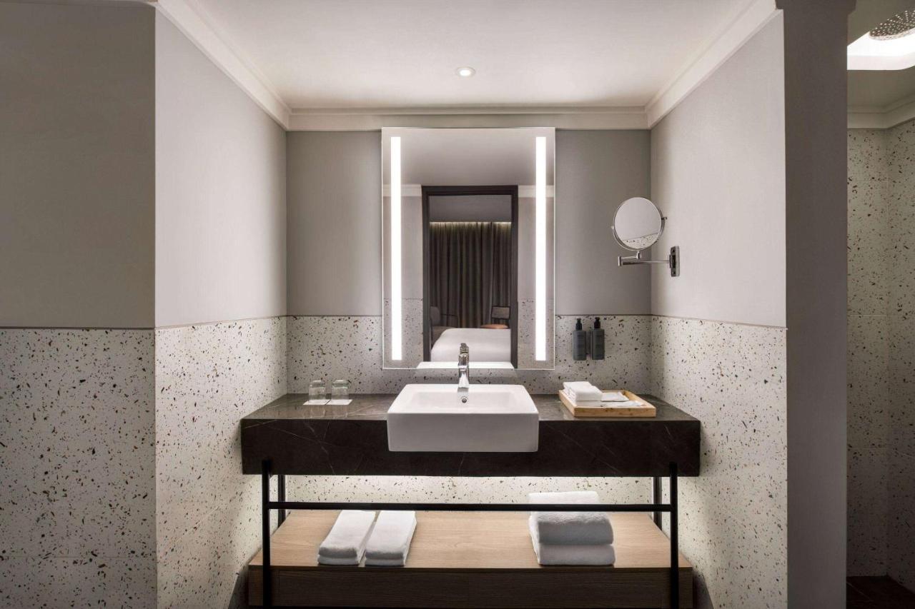 Ramada Encore By Wyndham Indore Nipania Dış mekan fotoğraf