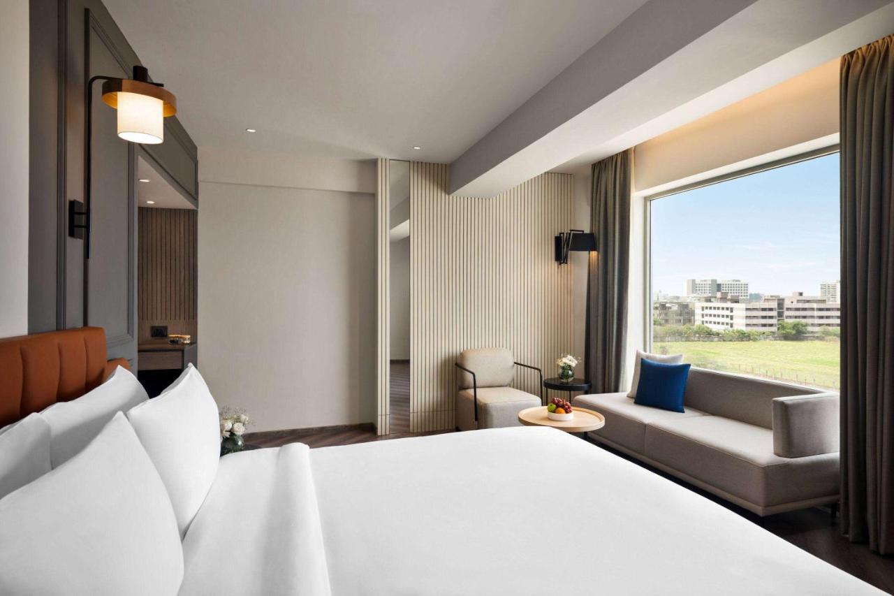Ramada Encore By Wyndham Indore Nipania Dış mekan fotoğraf