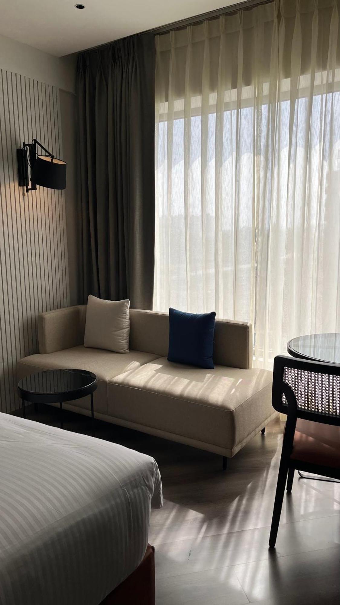 Ramada Encore By Wyndham Indore Nipania Dış mekan fotoğraf