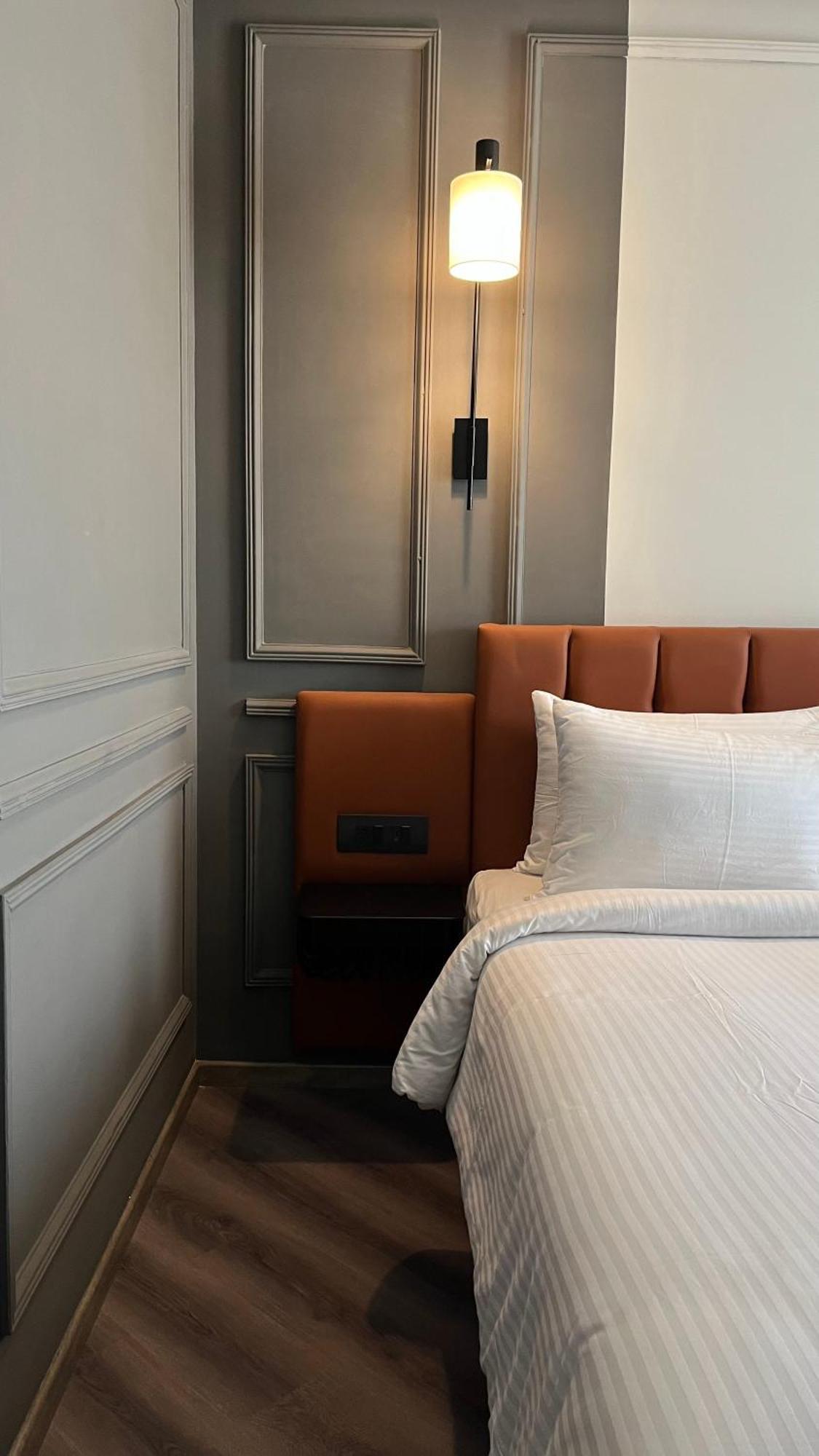 Ramada Encore By Wyndham Indore Nipania Dış mekan fotoğraf